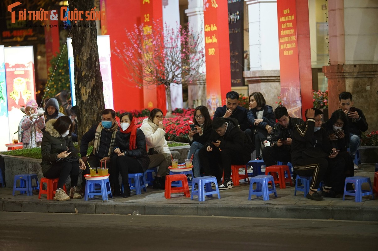 Nguoi Ha Noi lang le don giao thua khong tieng phao