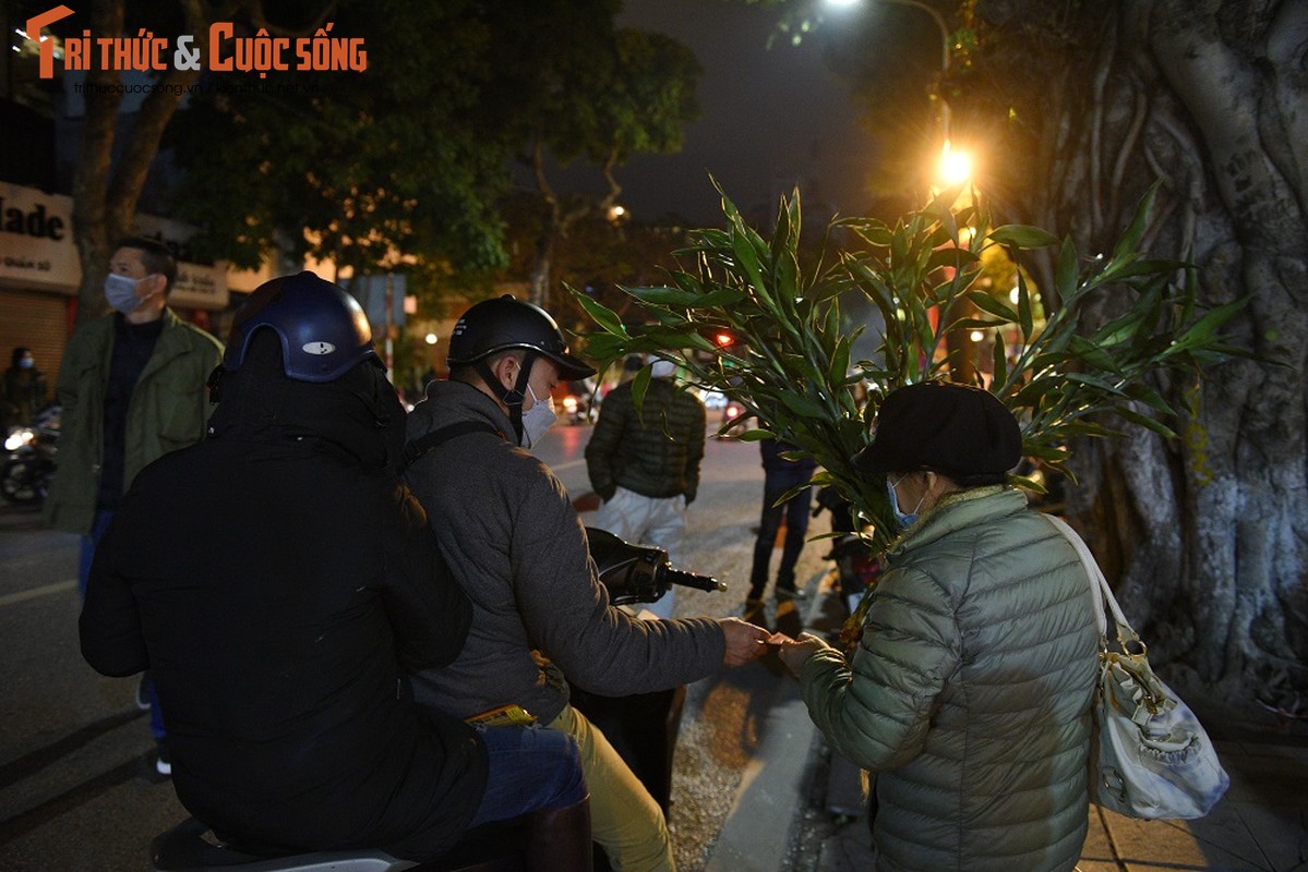 Di le chua sau Giao thua, nguoi Ha Noi tuan thu chuan 5k-Hinh-11