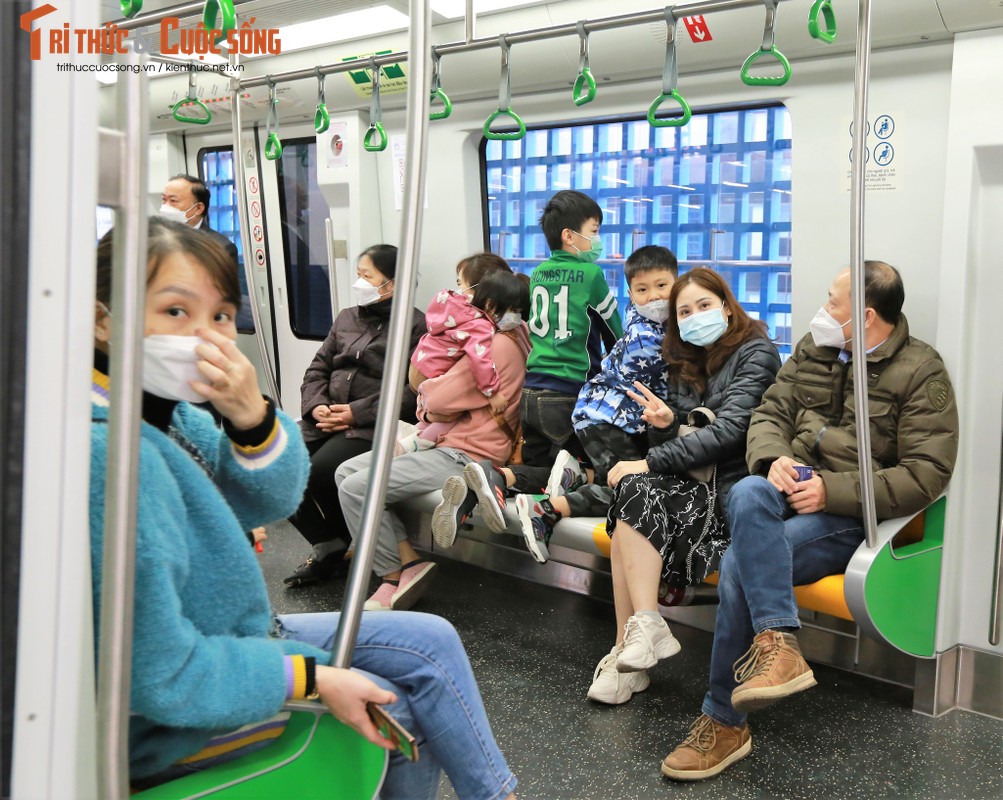 Thu vui moi ngay Tet: Nguoi Ha Noi trai nghiem duong sat tren cao-Hinh-8