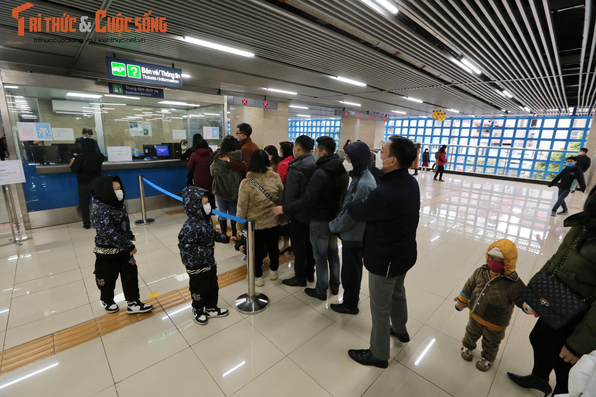 Thu vui moi ngay Tet: Nguoi Ha Noi trai nghiem duong sat tren cao