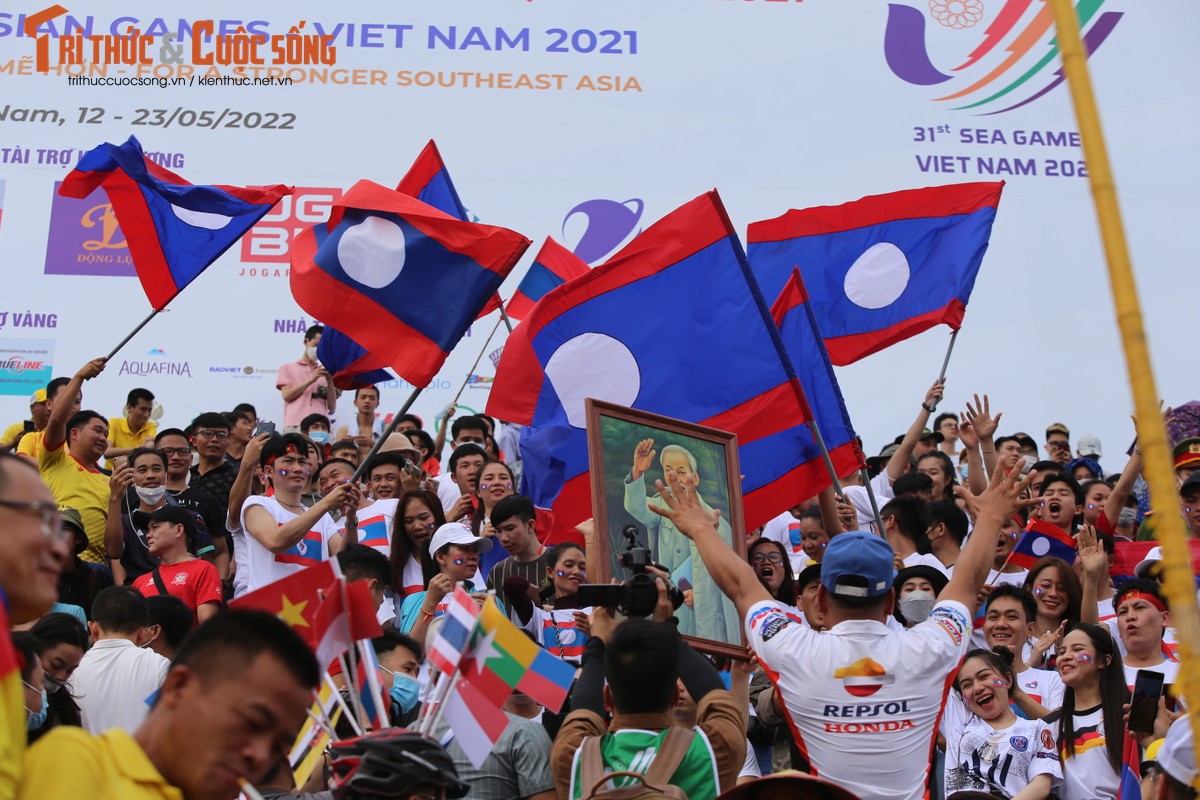 CDV Lao bien Thien Truong thanh san nha mon bong da nam SEA Games 31-Hinh-3