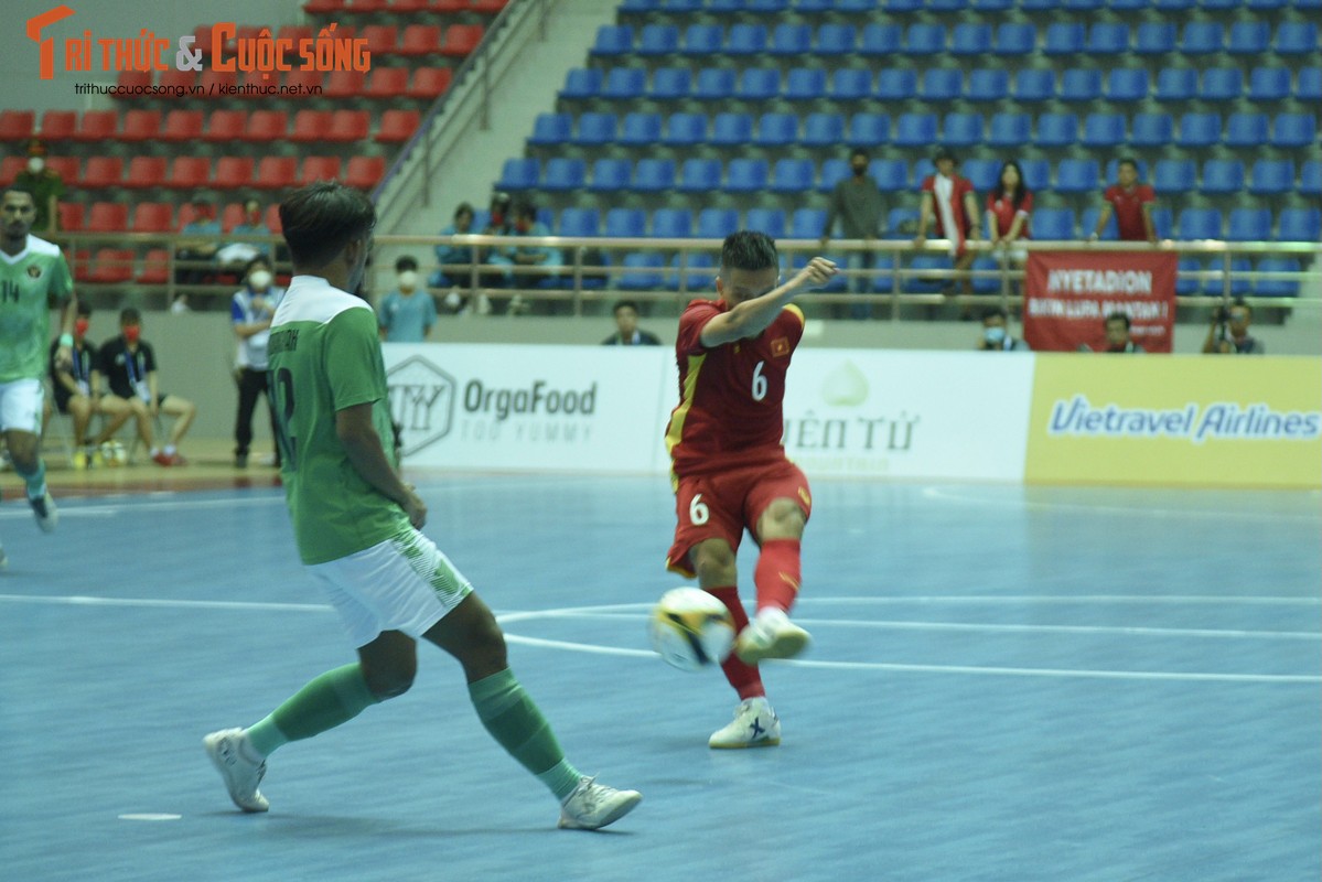 Futsal nam Viet Nam hoa dang tiec trong ngay ra quan SEA Games 31-Hinh-11