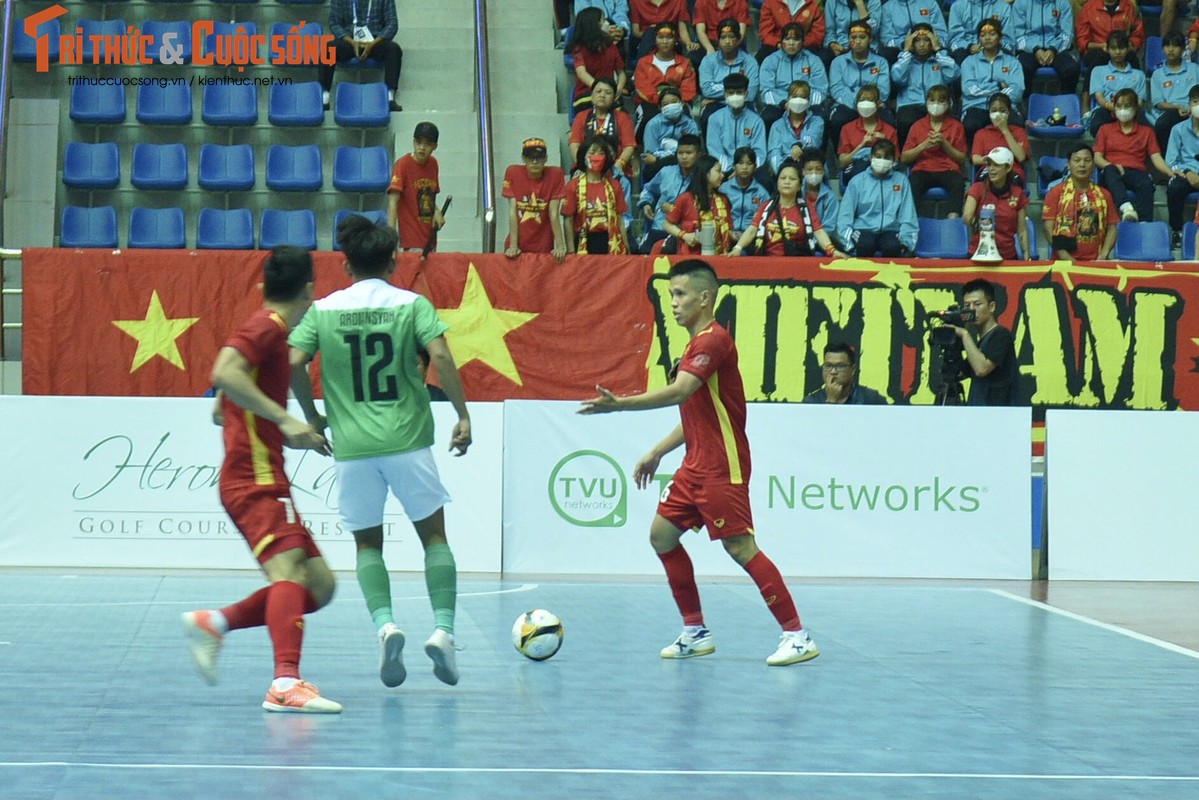 Futsal nam Viet Nam hoa dang tiec trong ngay ra quan SEA Games 31-Hinh-8