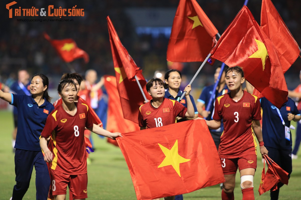 Bao ve HCV SEA Games, doi tuyen nu Viet Nam nhan thuong khung