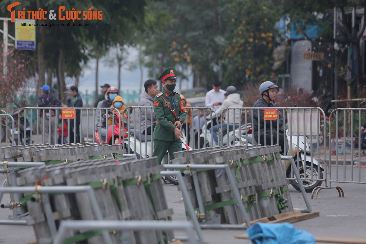 Soi tran dia phao hoa noi thanh Ha Noi truoc gio khai hoa