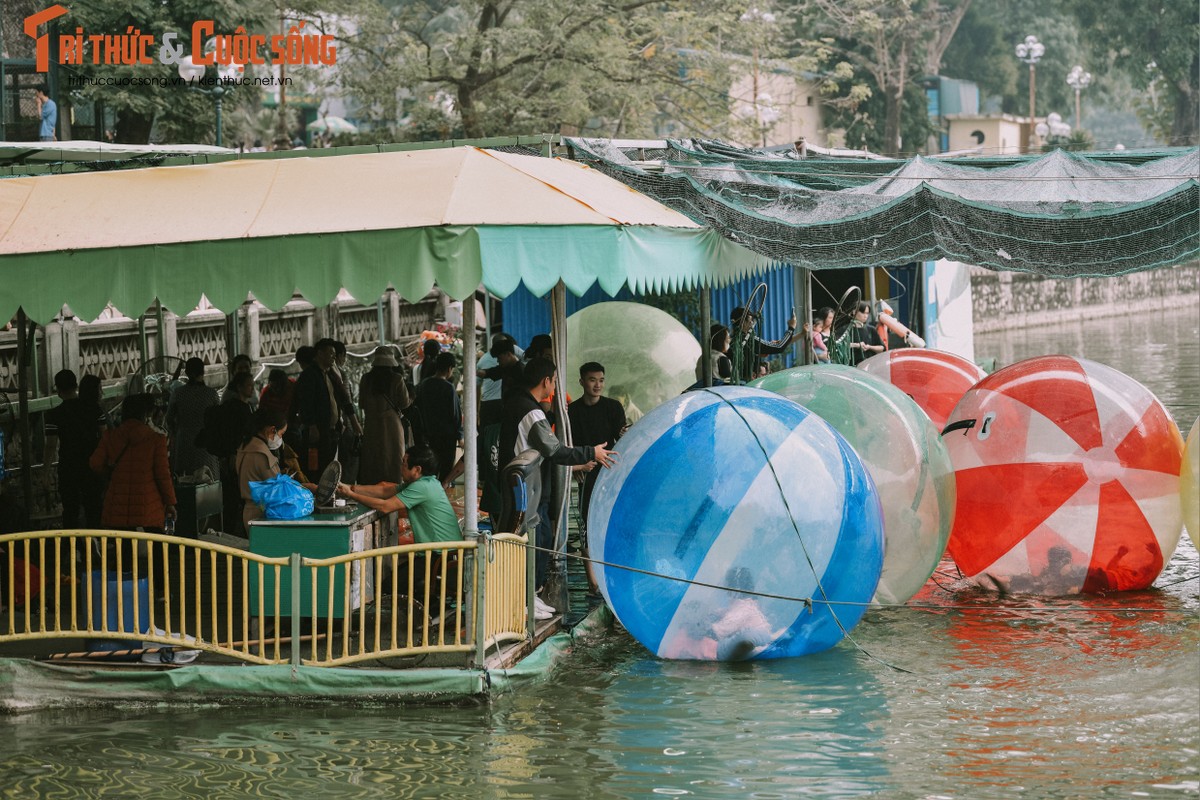 Nguoi Ha Noi mo tiec BBQ trong cong vien dip nghi Tet duong lich-Hinh-5