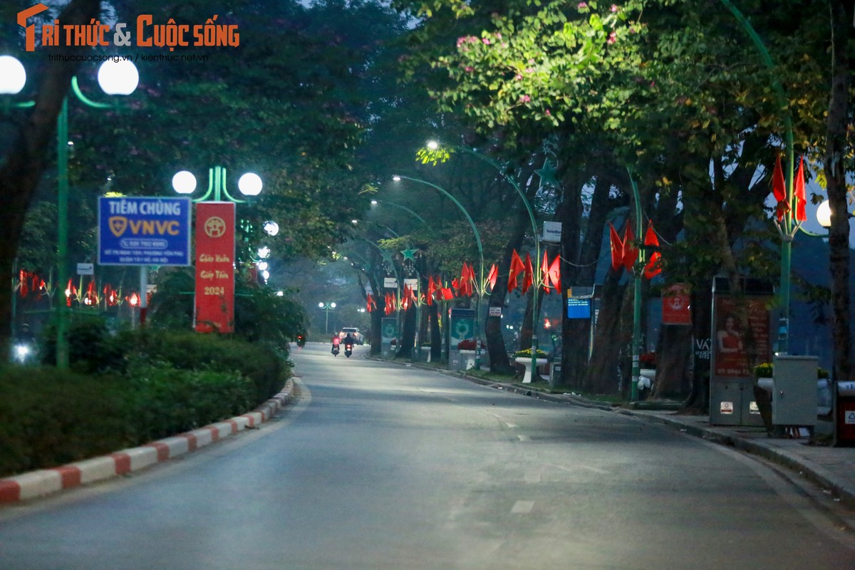 View - 	Thủ đô Hà Nội tĩnh lặng sáng mùng 1 Tết Giáp Thìn 2024