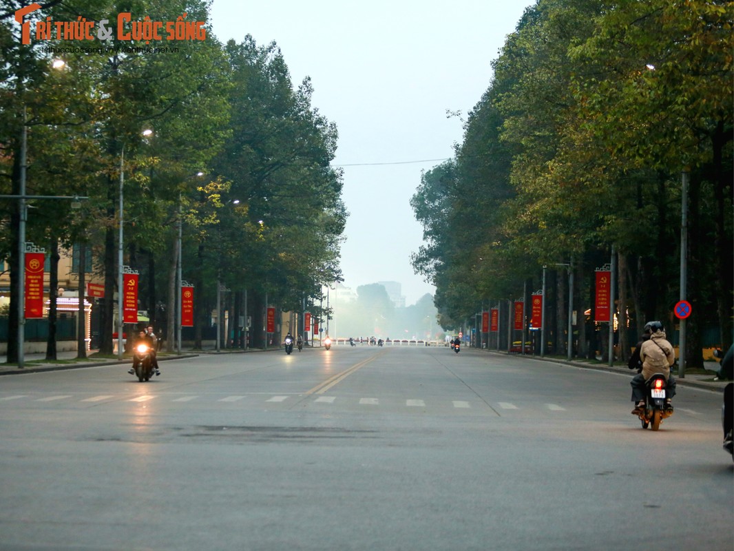 View - 	Thủ đô Hà Nội tĩnh lặng sáng mùng 1 Tết Giáp Thìn 2024