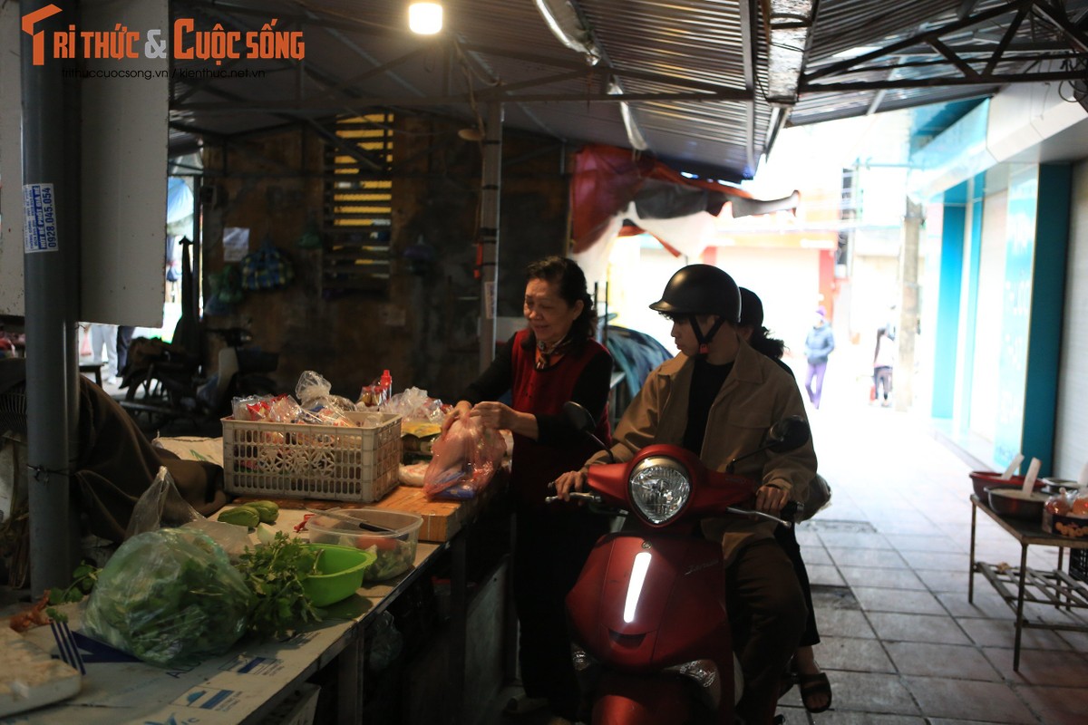 View - 	Hà Nội Chợ mở cửa sớm ngày mùng 2 Tết Giáp Thìn 