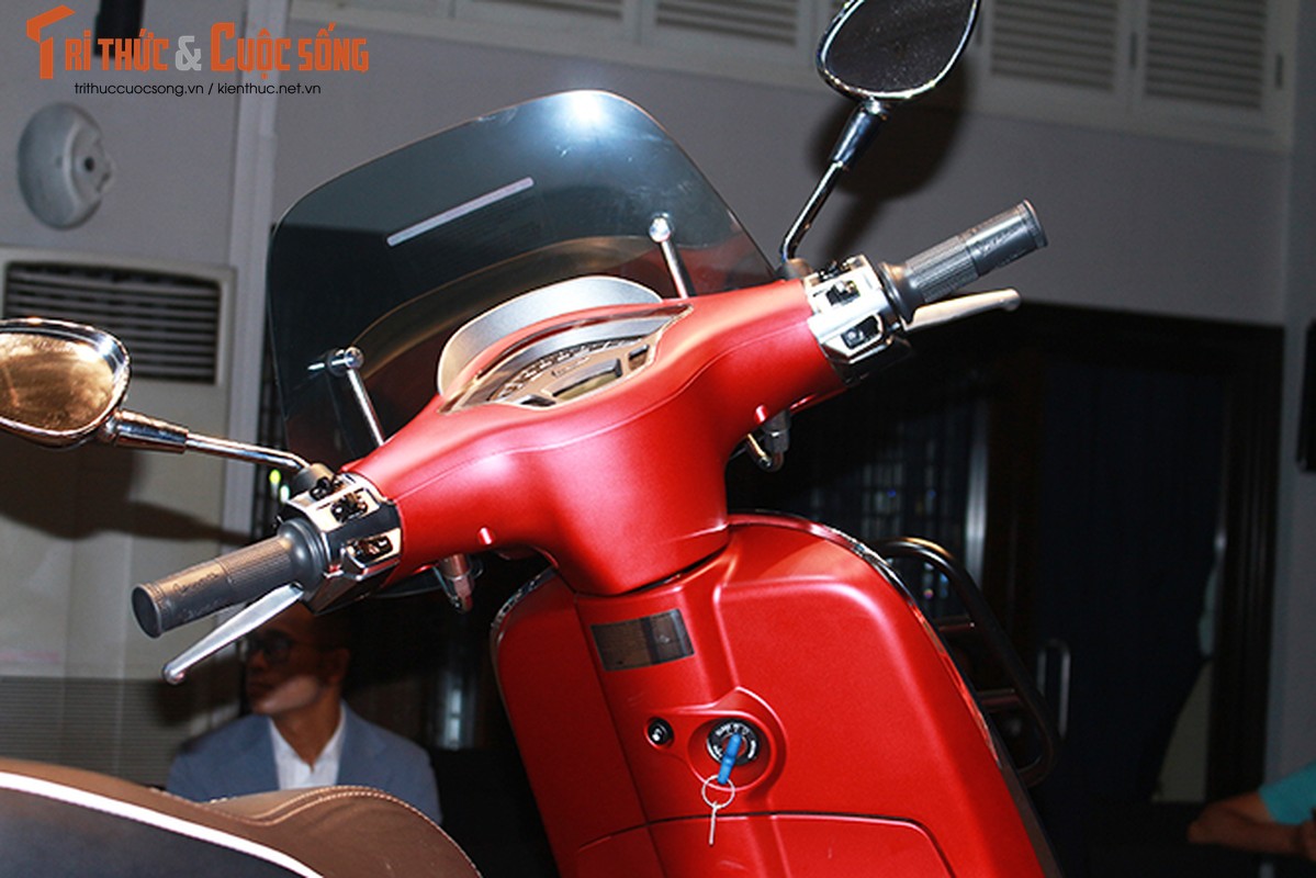 Chi tiet Vespa Sprint 125cc ABS moi gia 74,5 trieu tai VN-Hinh-4