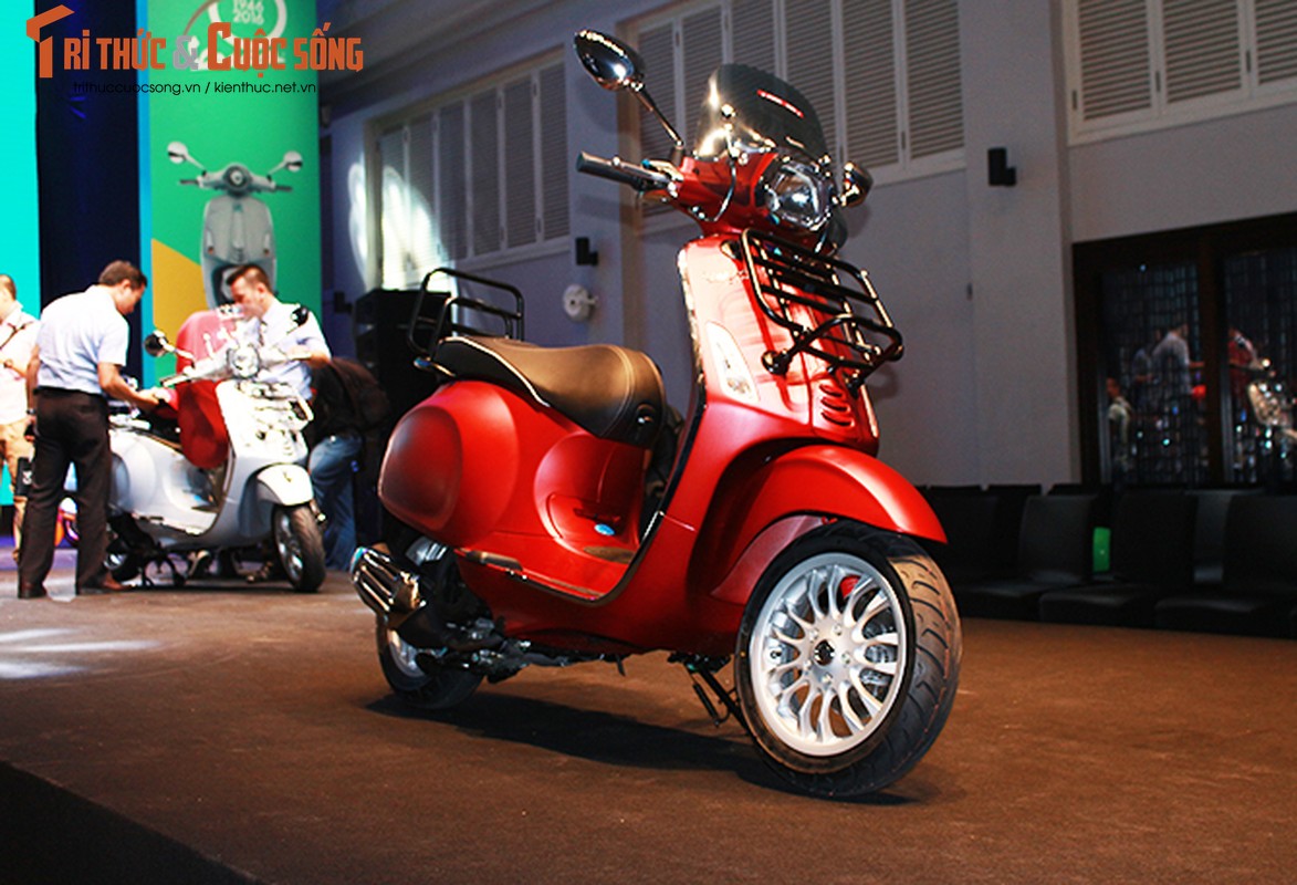 Chi tiet Vespa Sprint 125cc ABS moi gia 74,5 trieu tai VN