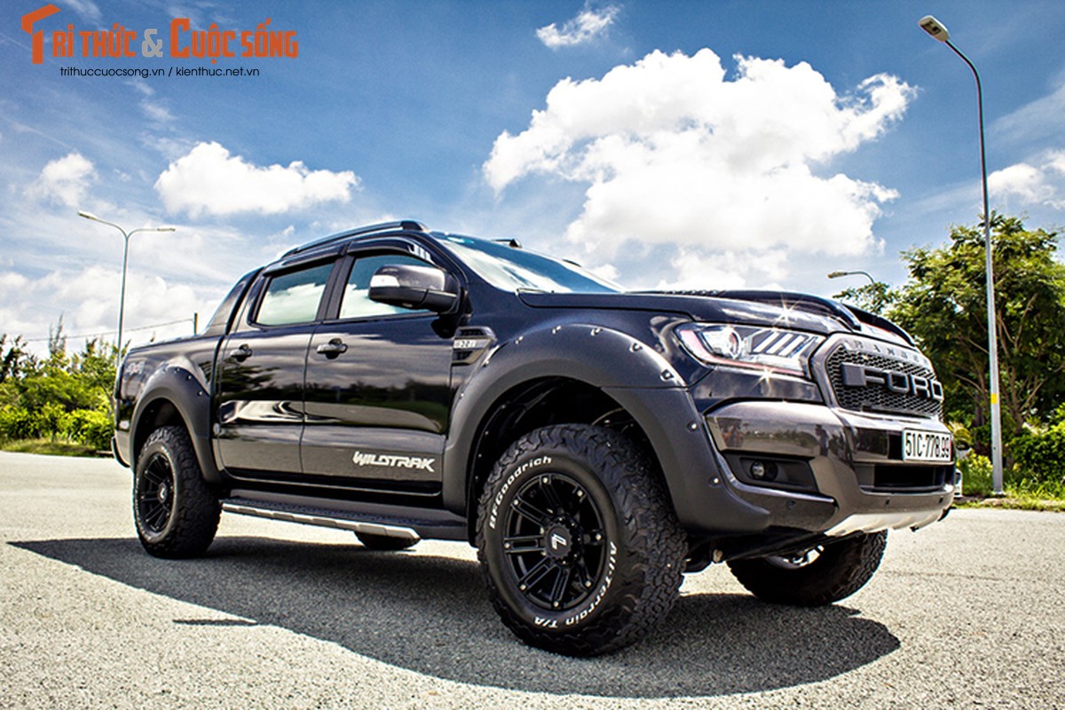 Ford Ranger Wildtrak gia 800 trieu 