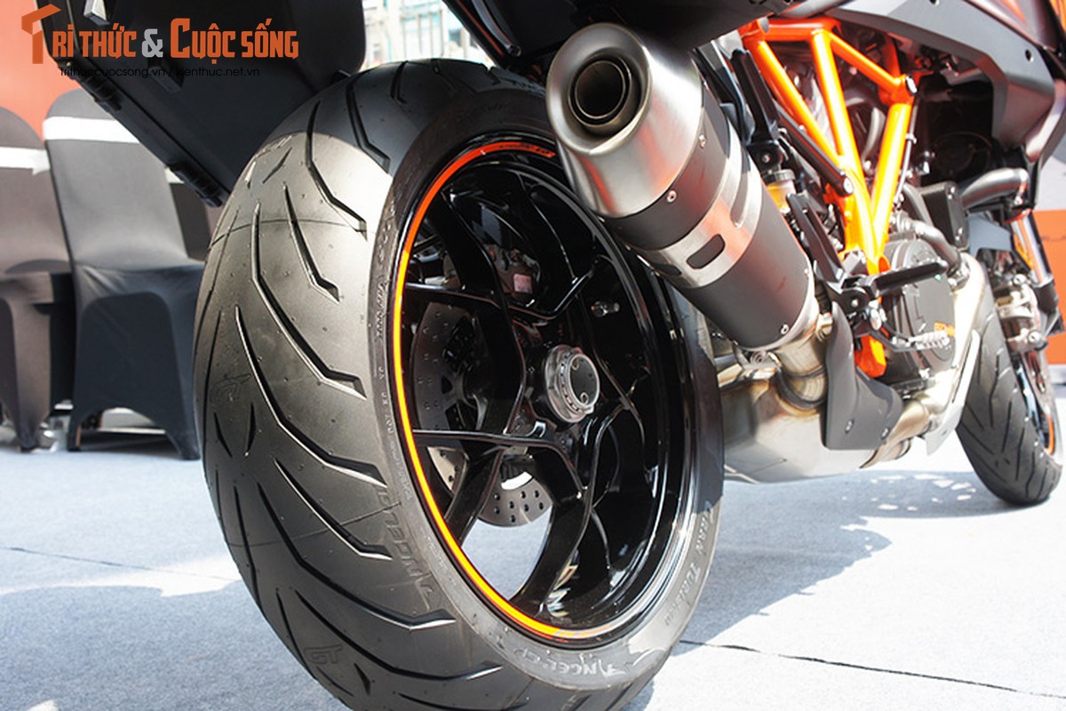 “Soi” KTM 1290 Super Duke GT gia 690 trieu dong tai VN-Hinh-13