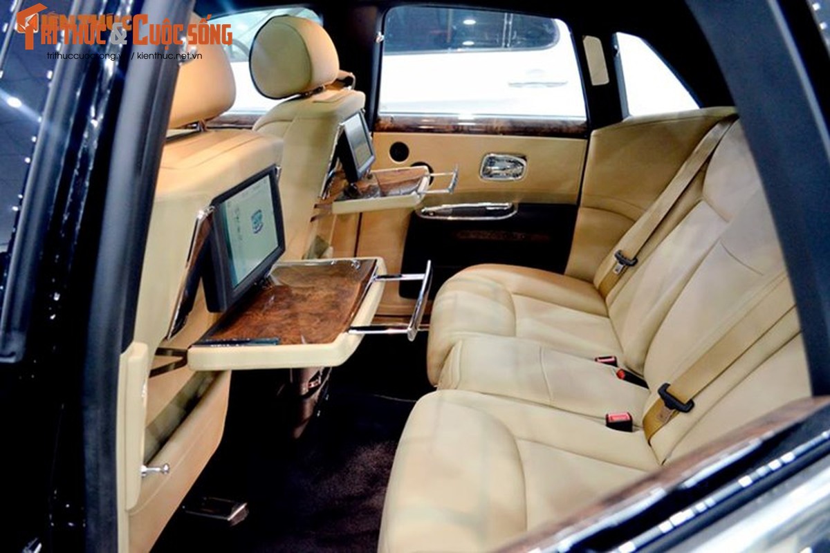 Ly Nha Ky ngoi sieu xe sang Rolls-Royce 40 ty du su kien-Hinh-9