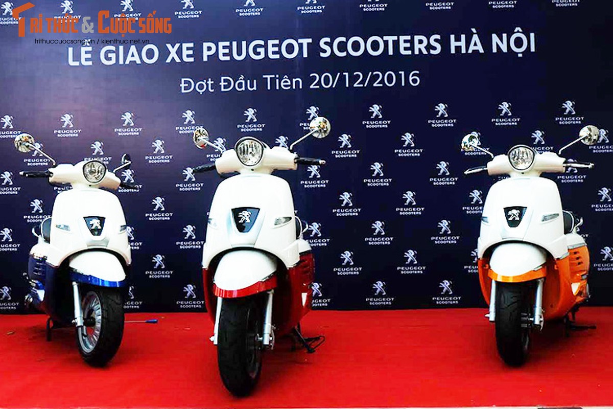 Peugeot Django 125 - doi thu Vespa Primavera den Ha Noi