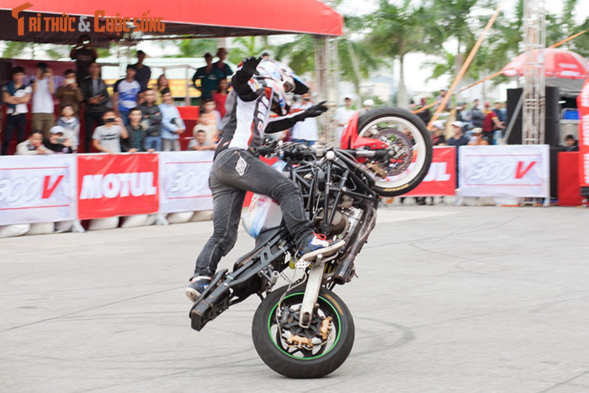 Dan choi moto stunter Thai 