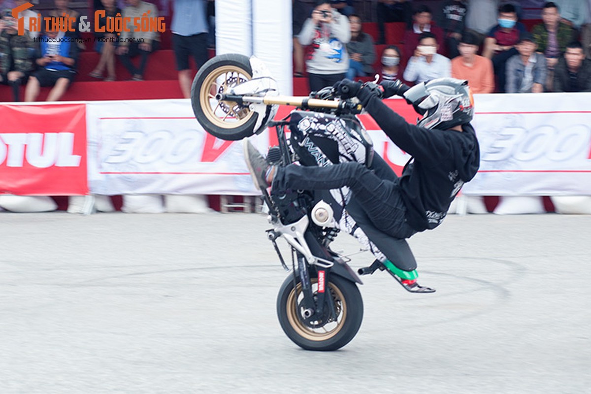 Dan choi moto stunter Thai 