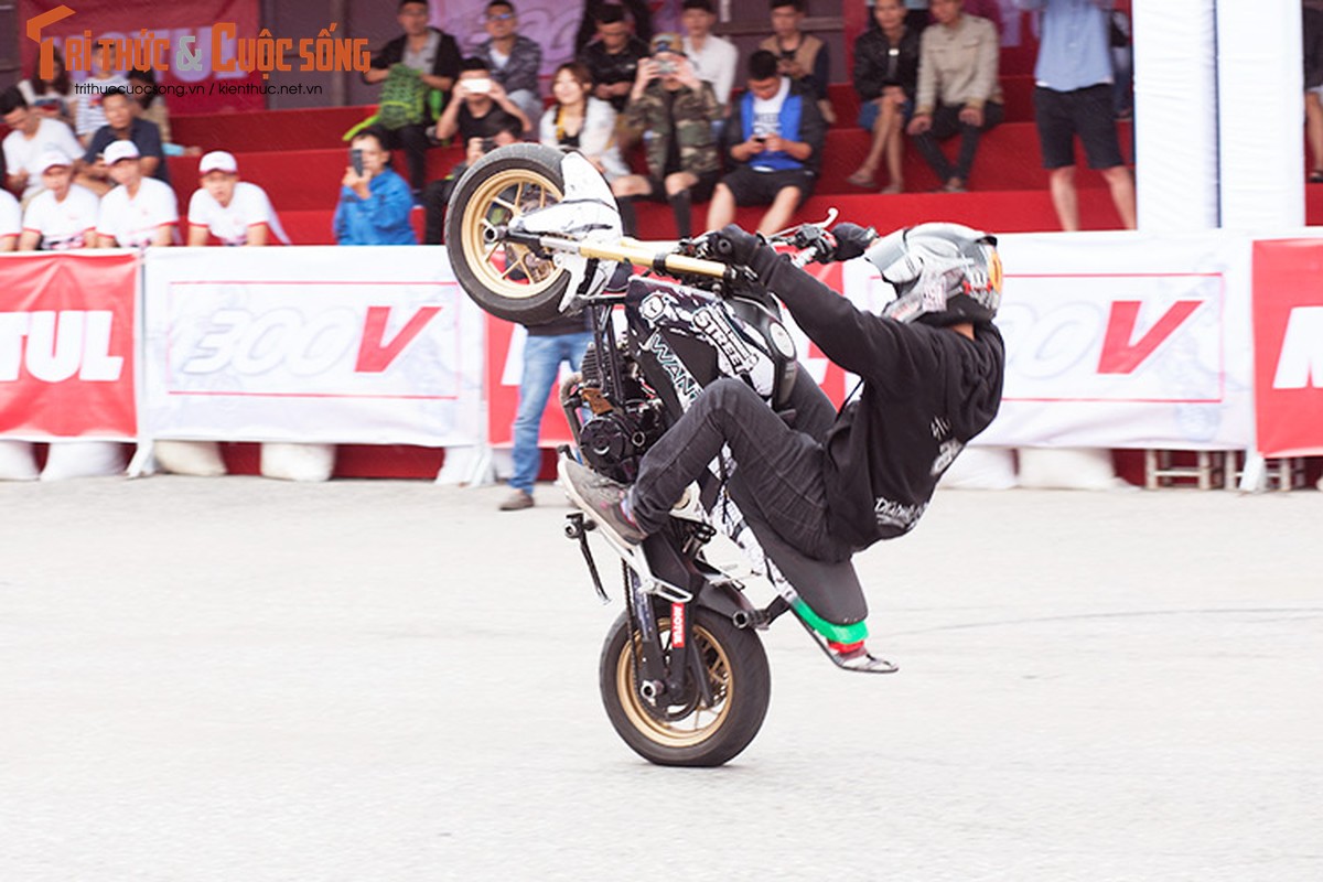 Dan choi moto stunter Thai 