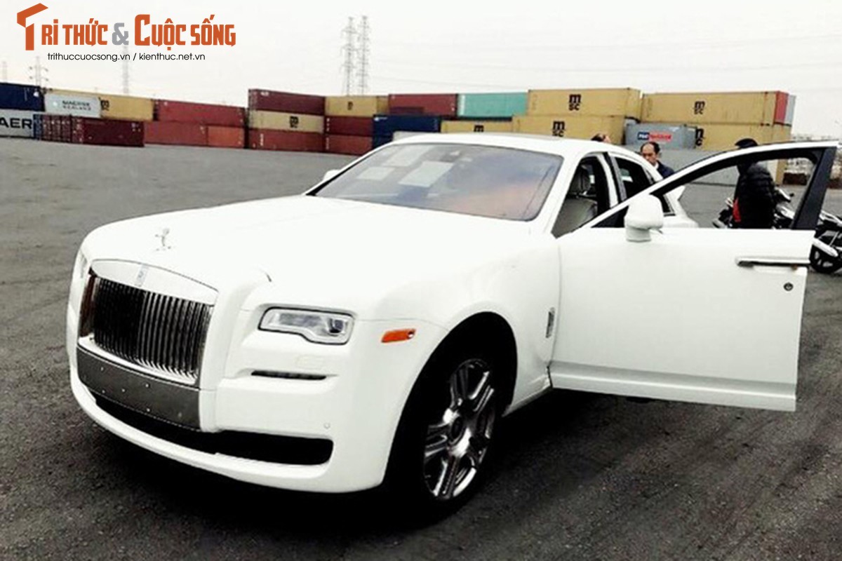 Rolls-Royce Ghost gia 42 ty dong ve Viet Nam ngay can Tet