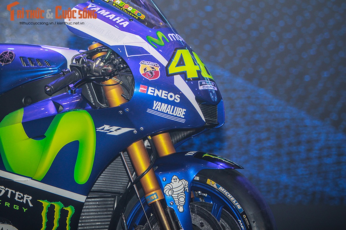 Valentino Rossi mang sieu moto Yamaha YZR-M1 den Viet Nam-Hinh-8