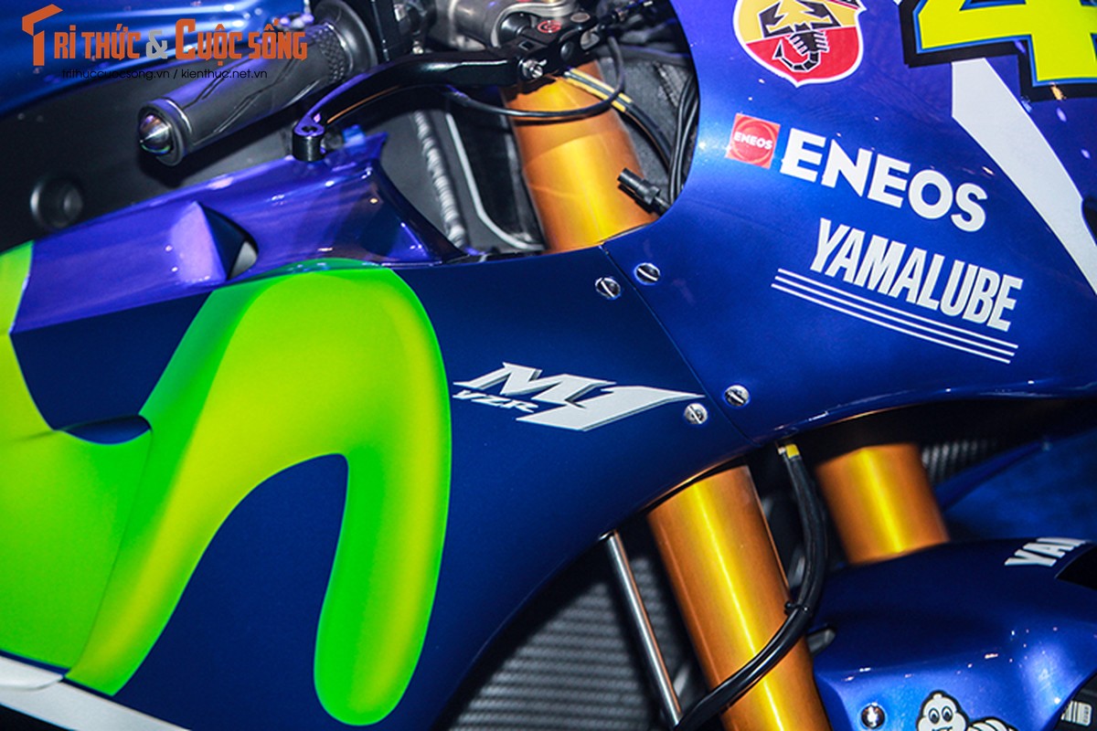 Valentino Rossi mang sieu moto Yamaha YZR-M1 den Viet Nam-Hinh-9