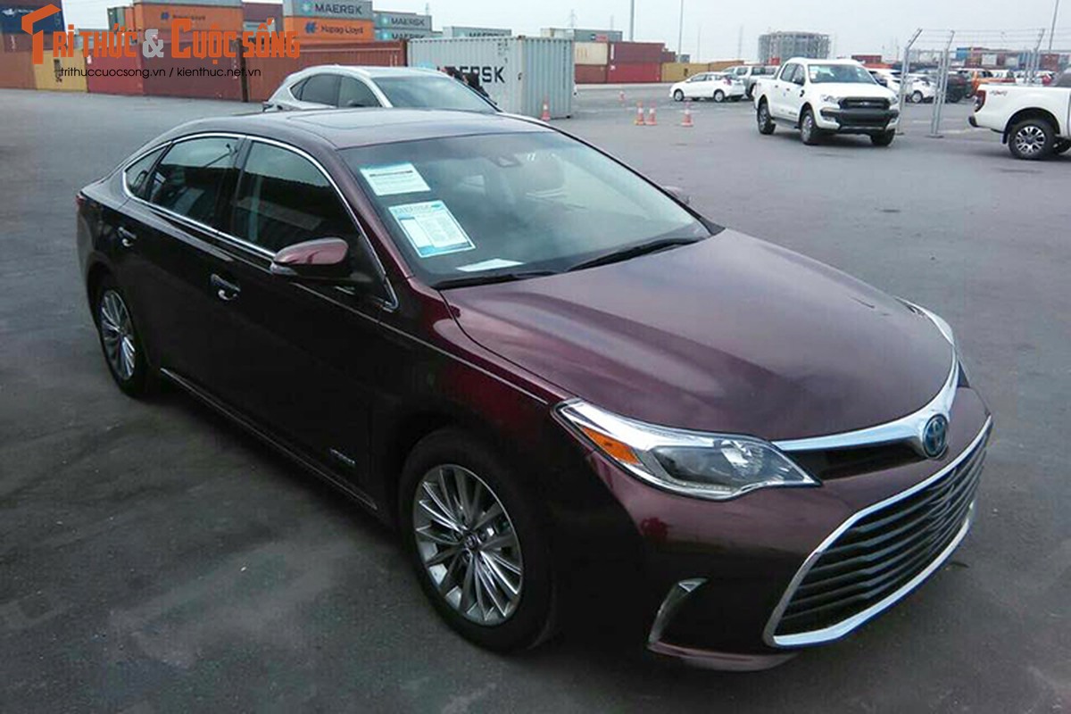 Can canh Toyota Avalon Limited gia 2,56 ty tai Viet Nam