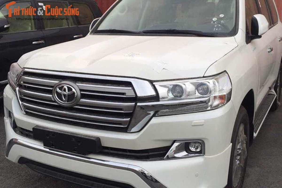 Can canh Toyota Land Cruiser 2017 gia hon 4 ty tai VN-Hinh-3