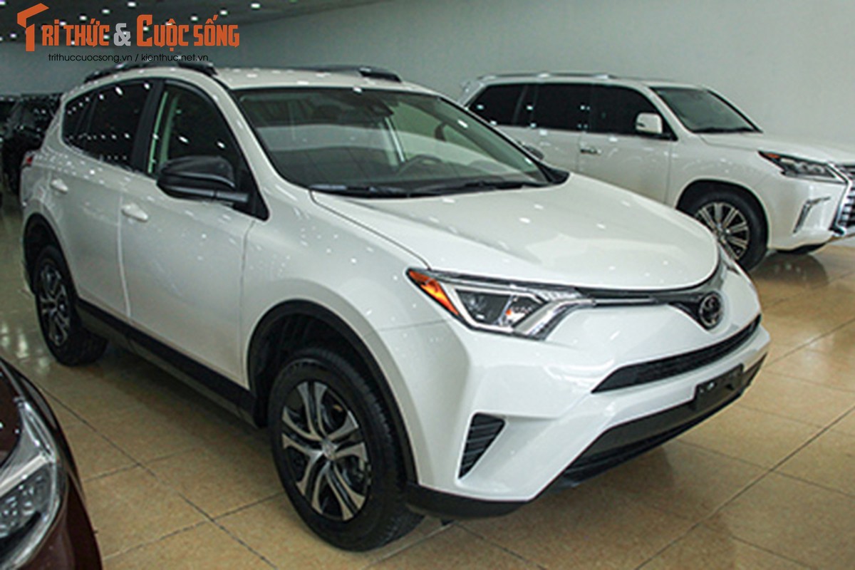 Can canh Toyota RAV4 moi gia gan 2 ty tai Viet Nam