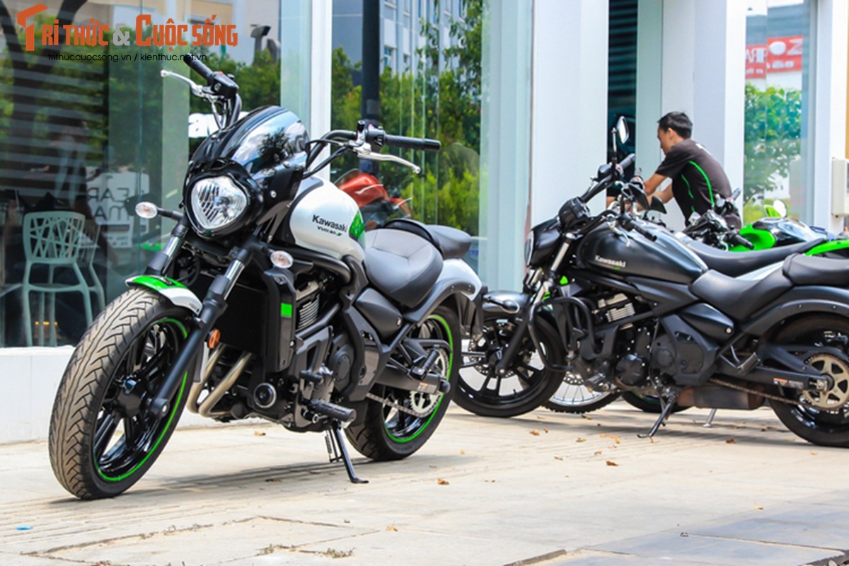 Kawasaki Vulcan S Cafe gia 247 trieu dau tien tai VN