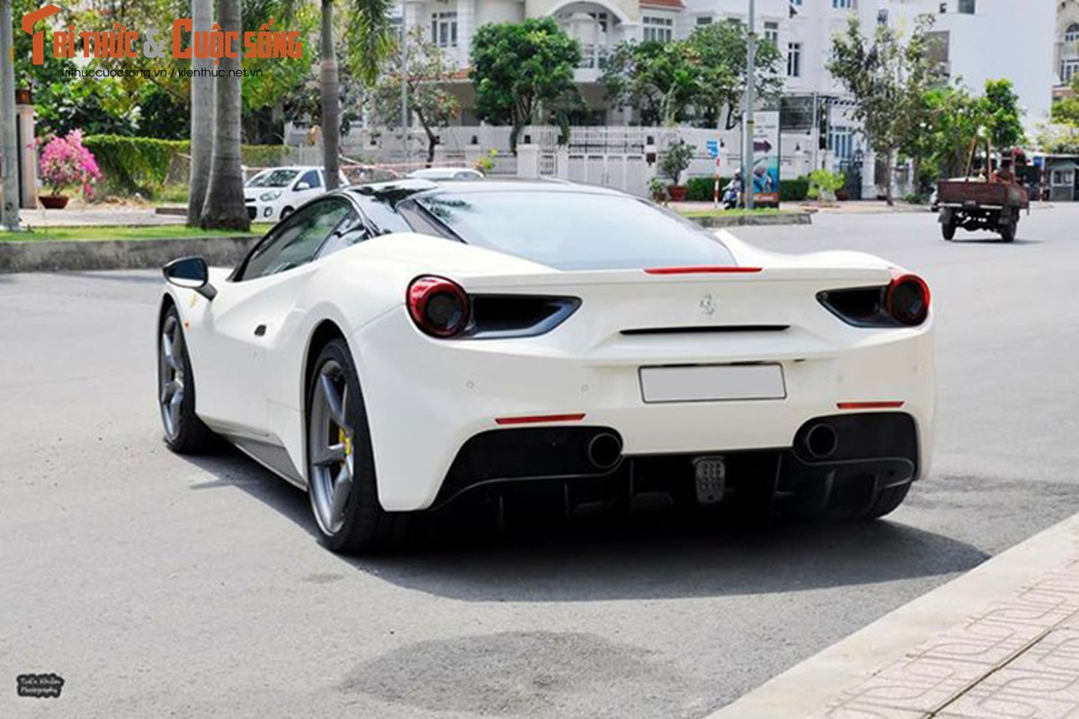 Sieu xe Ferrari 488 GTB &quot;hang luot&quot; gia 12,7 ty tai SG-Hinh-15