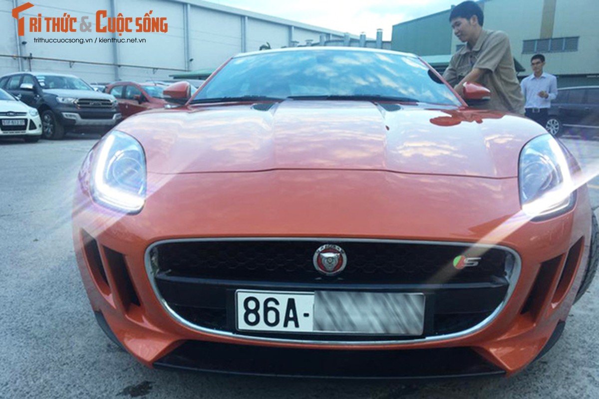 Jaguar F-Type S gia gan 5 ty dong &quot;lam dau&quot; Binh Thuan