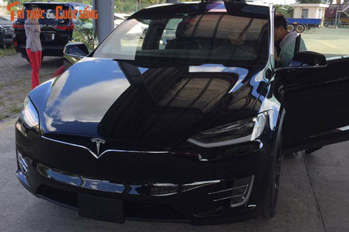 Sieu xe dien Tesla Model X P100D gia 8 ty tai Sai Gon-Hinh-3