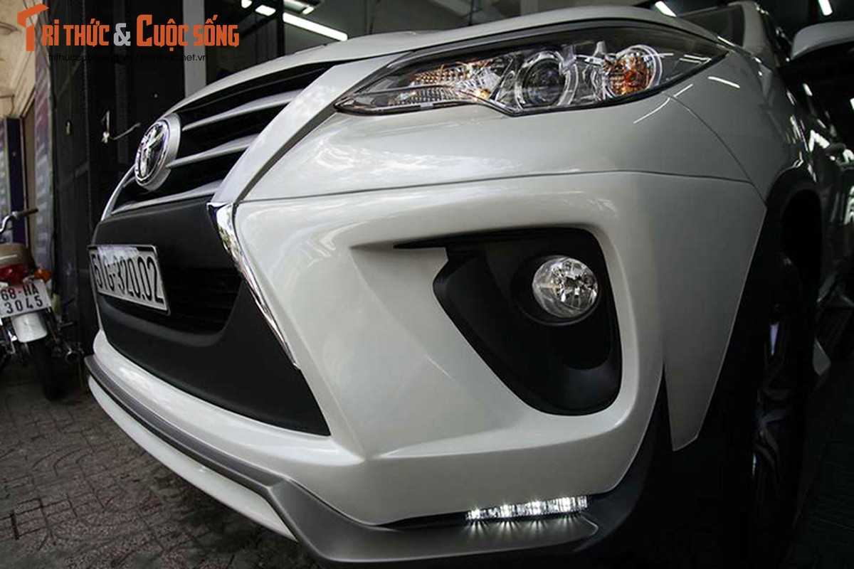 Toyota Fortuner do Lexus sieu re, chi 20 trieu tai Sai Gon-Hinh-3