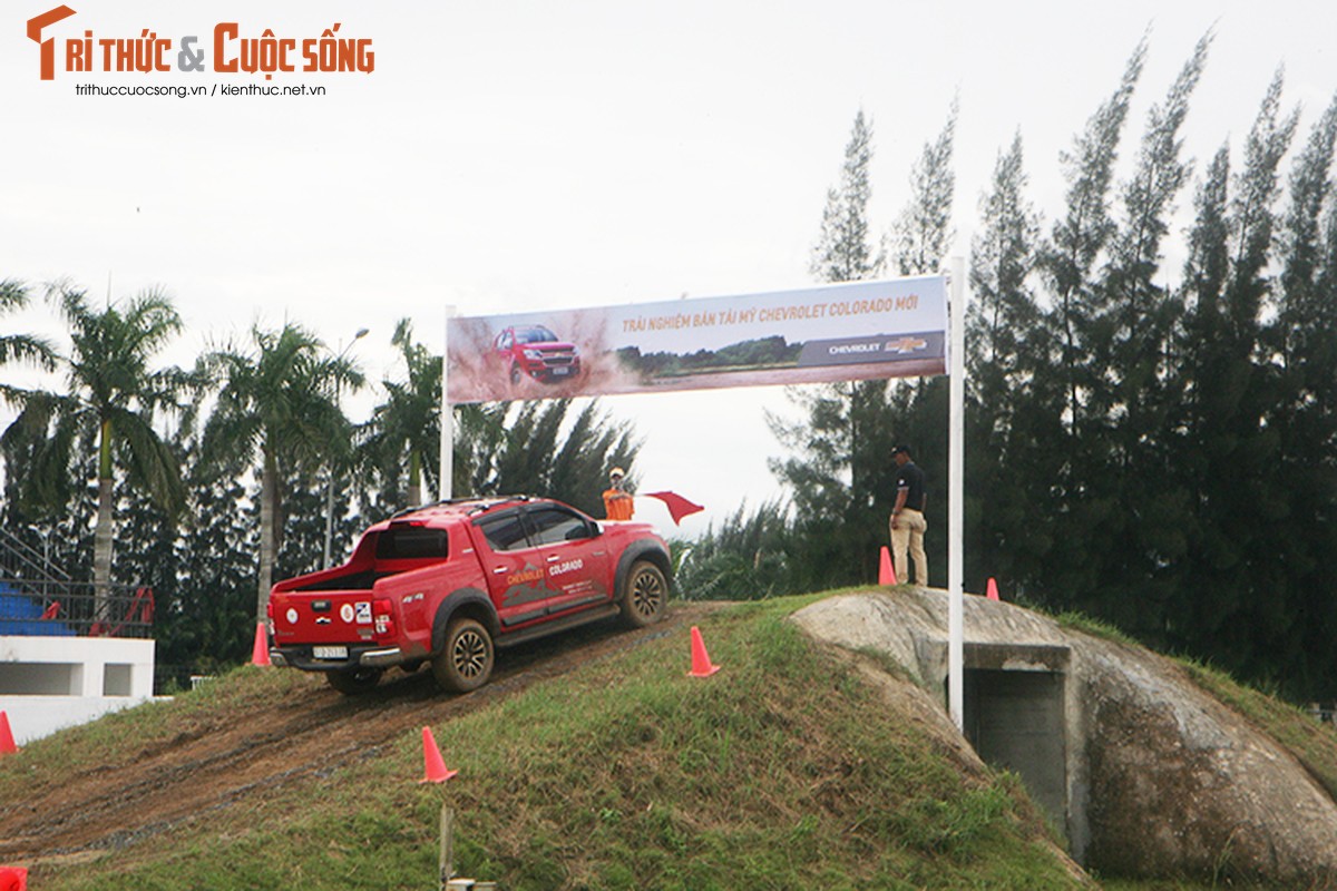 Cam lai Chevrolet Colorado 619 trieu tai truong dua Viet-Hinh-6