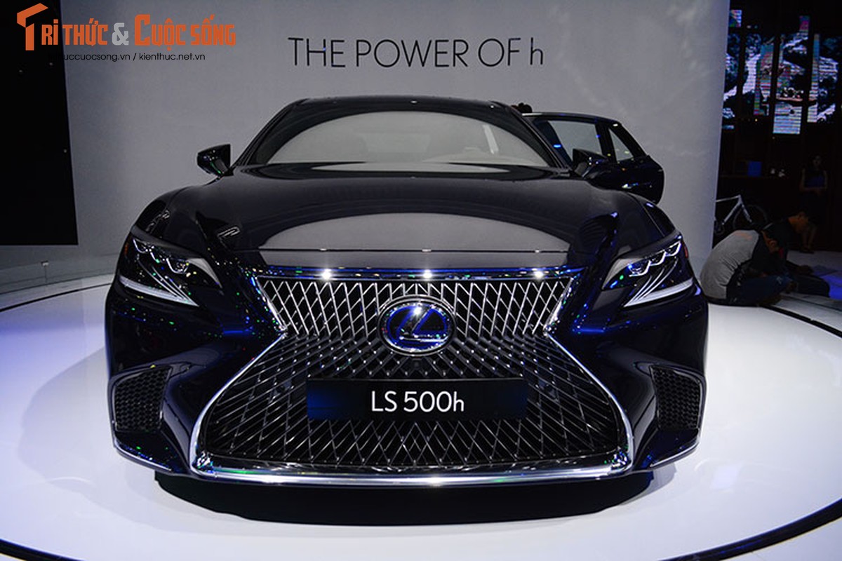 &quot;Soi&quot; xe sang hybrid tien ty Lexus LS500h tai Viet Nam-Hinh-3