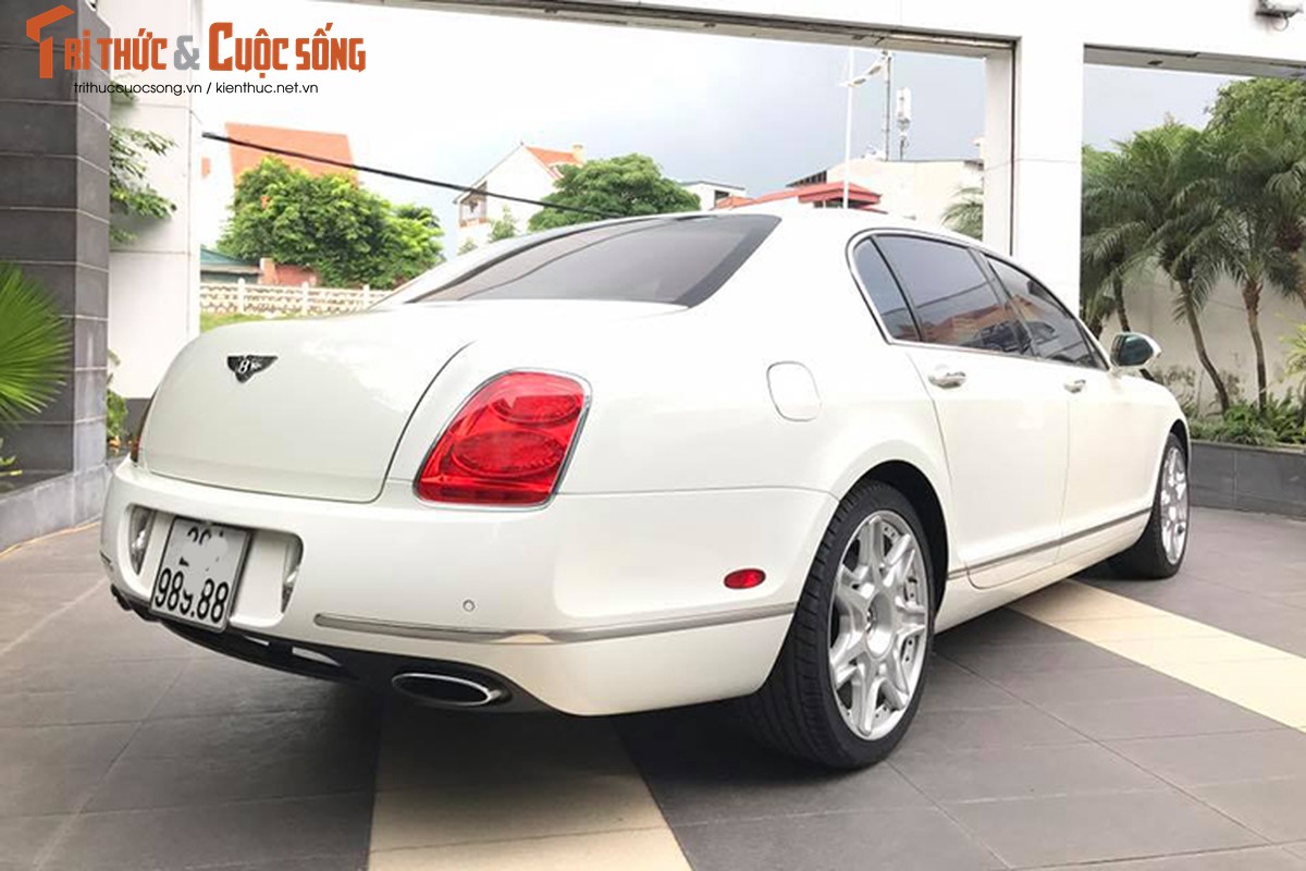 Can canh sieu xe sang Bentley gia chi 4 ty tai Ha Noi-Hinh-3