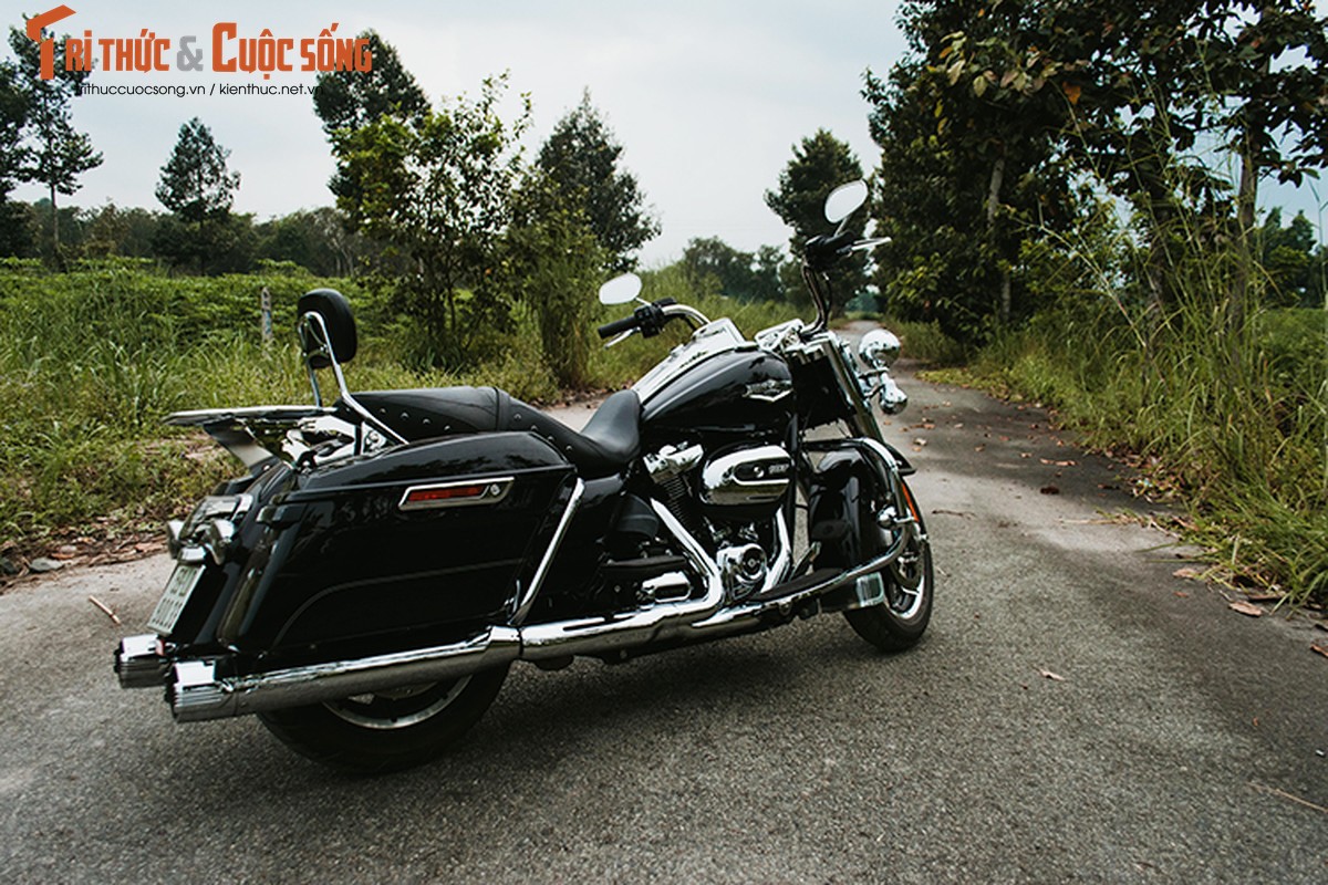 Cam lai Harley-Davidson Road King 2017 gia 1,1 ty dong-Hinh-2