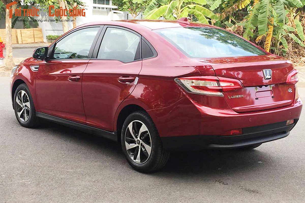 Xe oto Luxgen S3 gia 598 trieu “doi dau” Mazda3 tai VN-Hinh-4