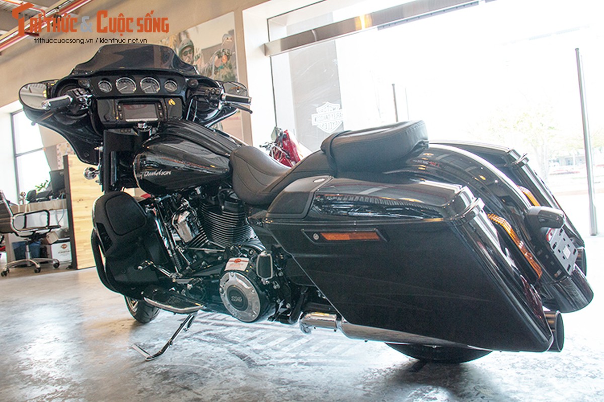 Harley-Davidson CVO Street Glide moi gia 2 ty tai Sai Gon-Hinh-3