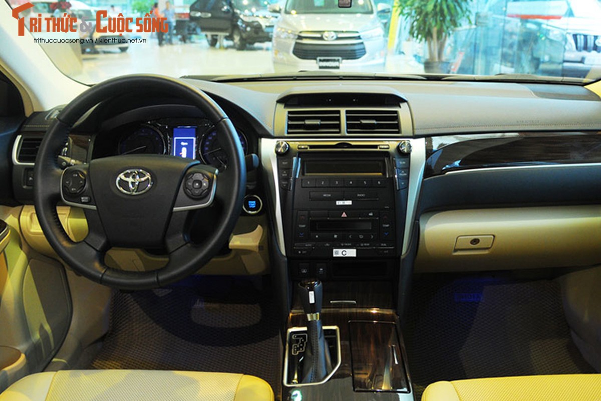 Can canh Toyota Camry moi gia chi 947 trieu tai Ha Noi-Hinh-5