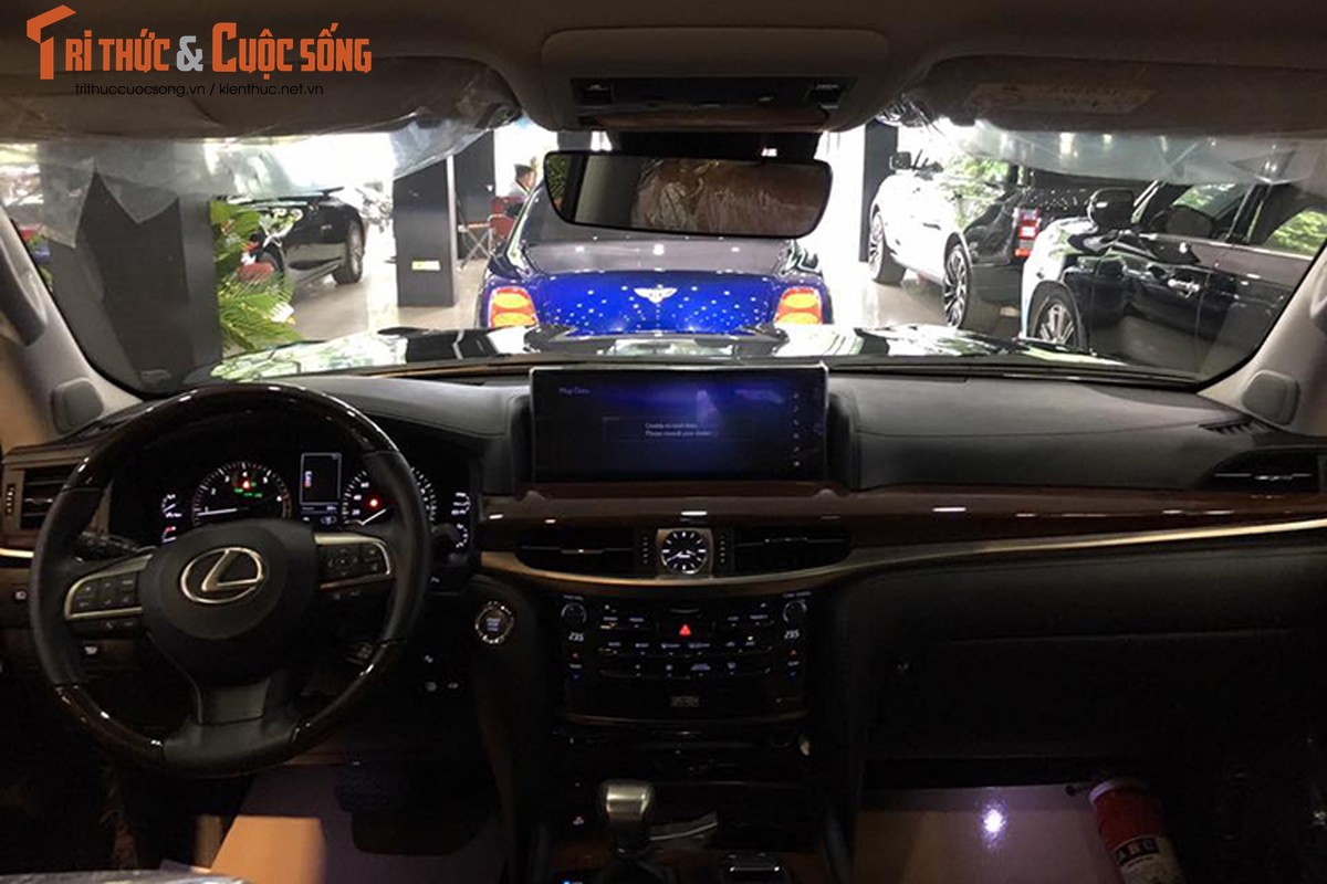 Xe sang Lexus LX570 moi gia 7 ty dong tai Ha Noi-Hinh-6