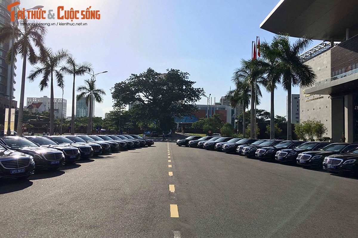 Can canh xe sang Mercedes S-Class phuc vu APEC 2017-Hinh-4