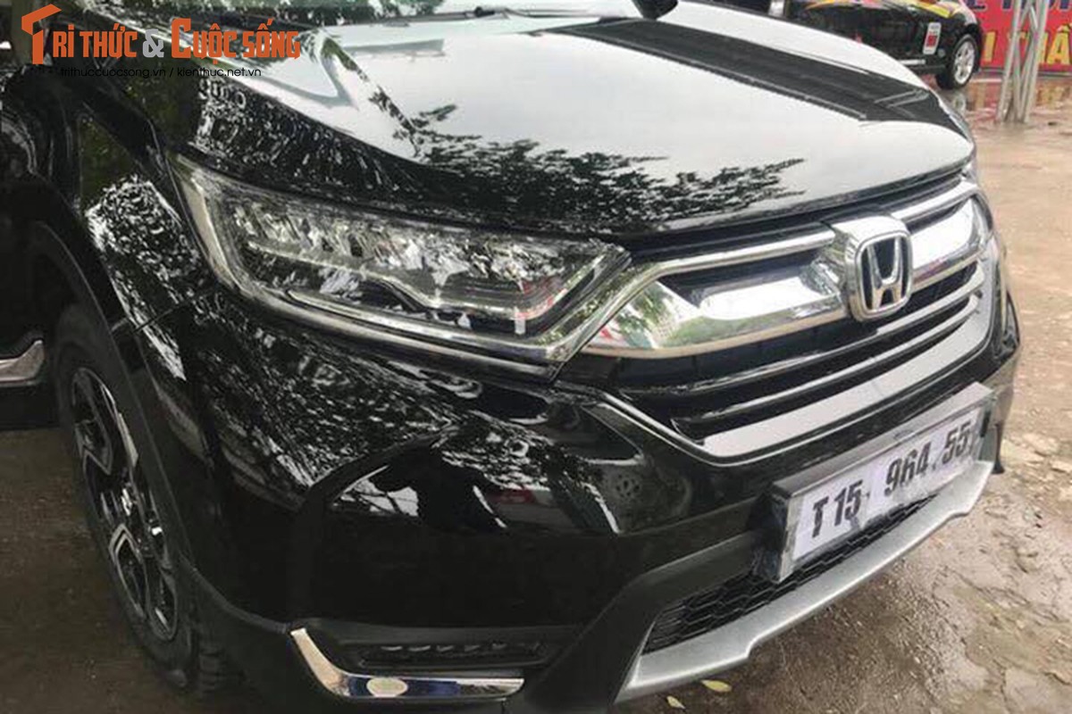 &quot;Hang nong&quot; Honda CR-V 7 cho lan banh o Ha Noi-Hinh-2