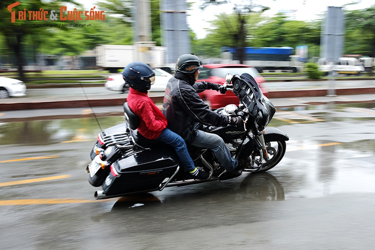 Dan choi moto Harley Sai Gon &quot;luyen cong&quot; duoi mua-Hinh-11