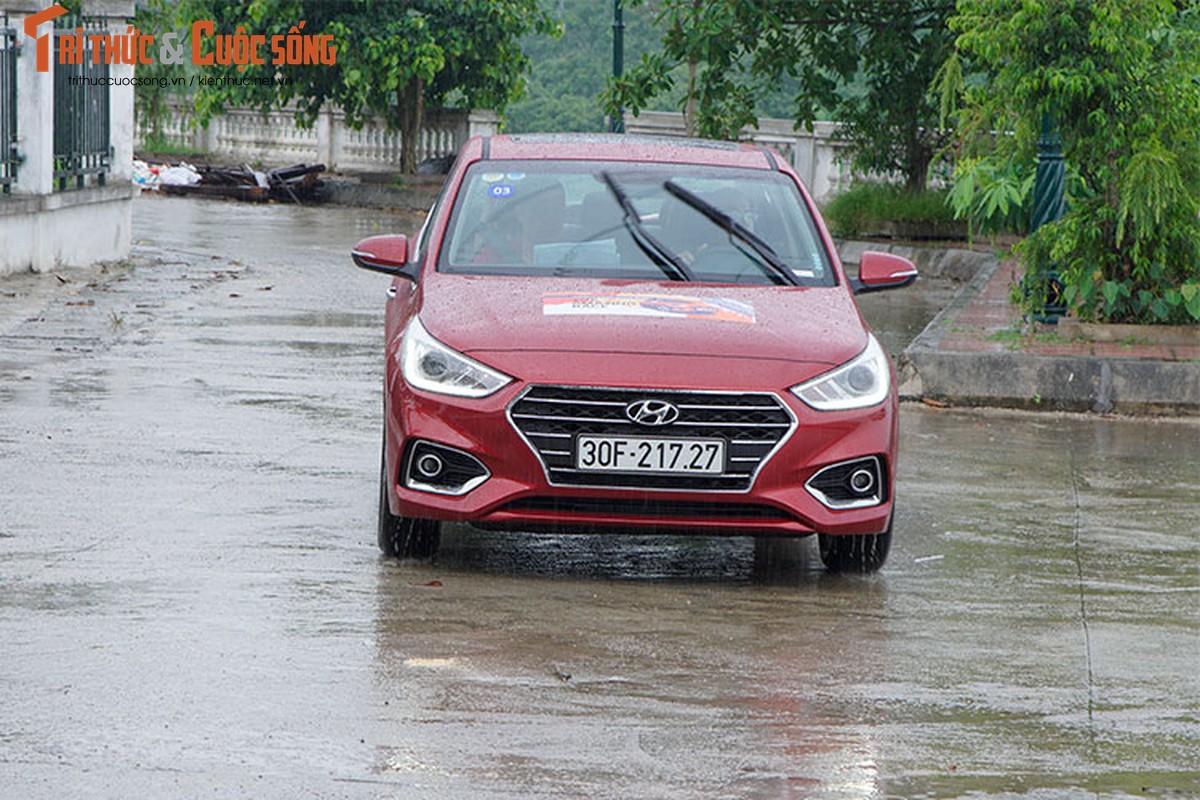 Hyundai Accent gia 425 trieu “uong” 4,53 lit xang/100km-Hinh-4