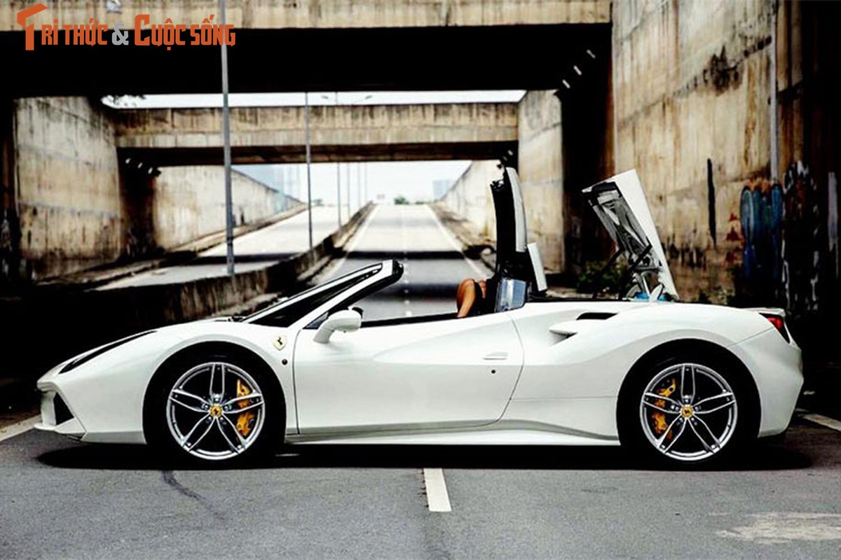 Chi tiet sieu xe Ferrari 488 mui tran hon 15 ty o Sai Gon-Hinh-2