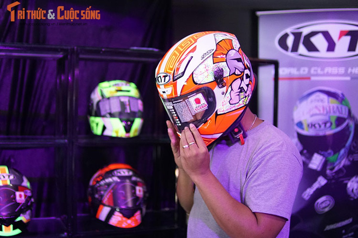 Mu bao hiem KYT Helmet cho moto, xe may den Viet Nam-Hinh-6