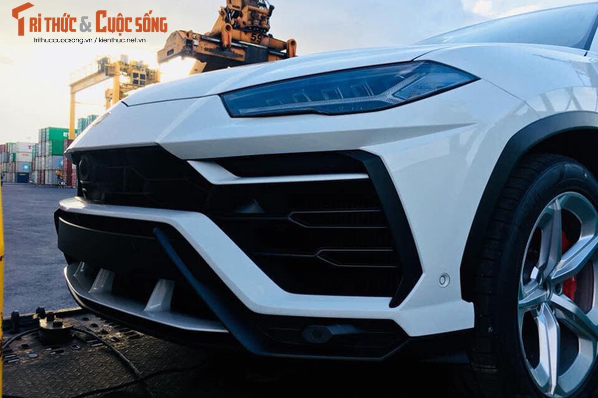 Sieu SUV Lamborghi Urus dau tien cap ben Viet Nam-Hinh-3