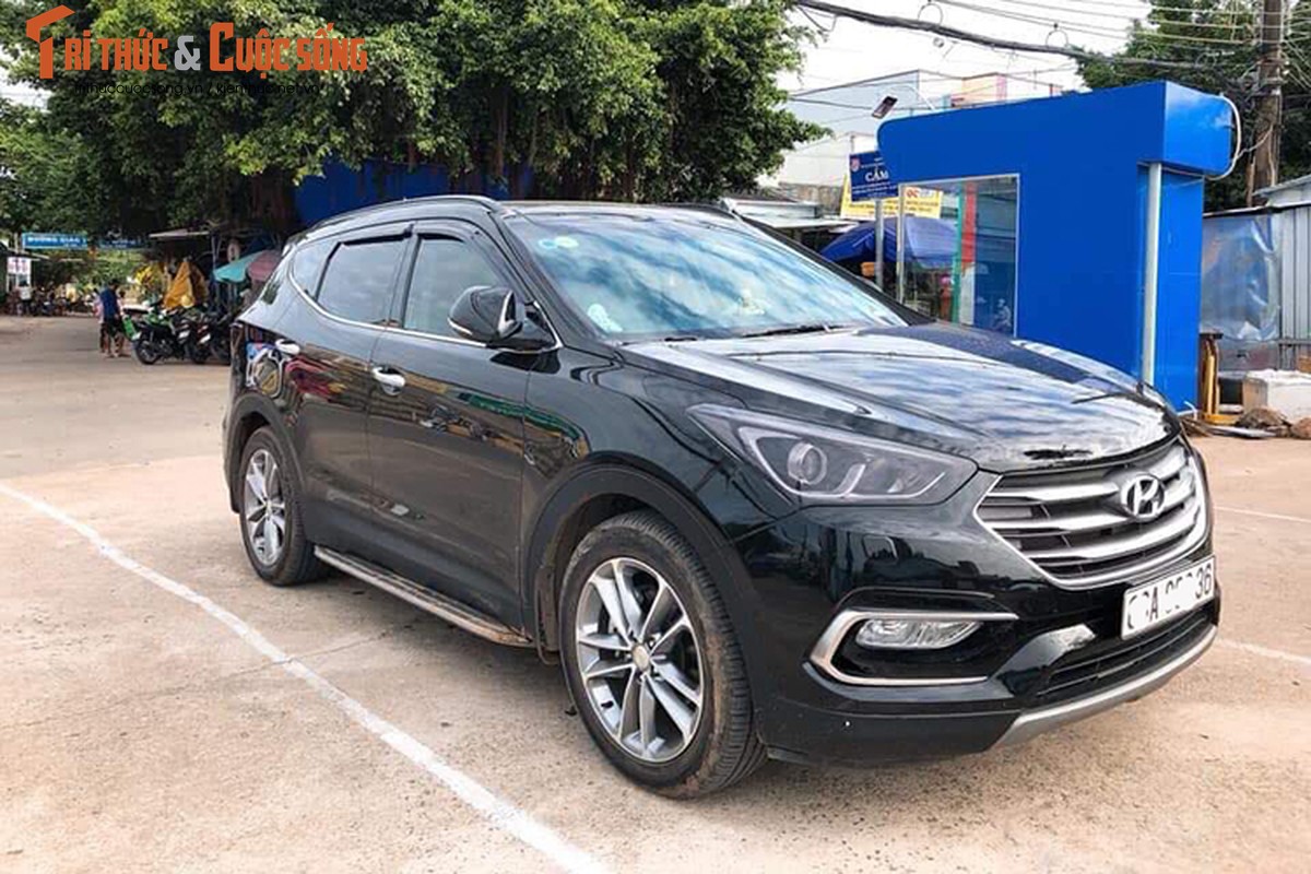 Hyundai SantaFe cu “dung chan” ban 1,2 ty o Ha thanh