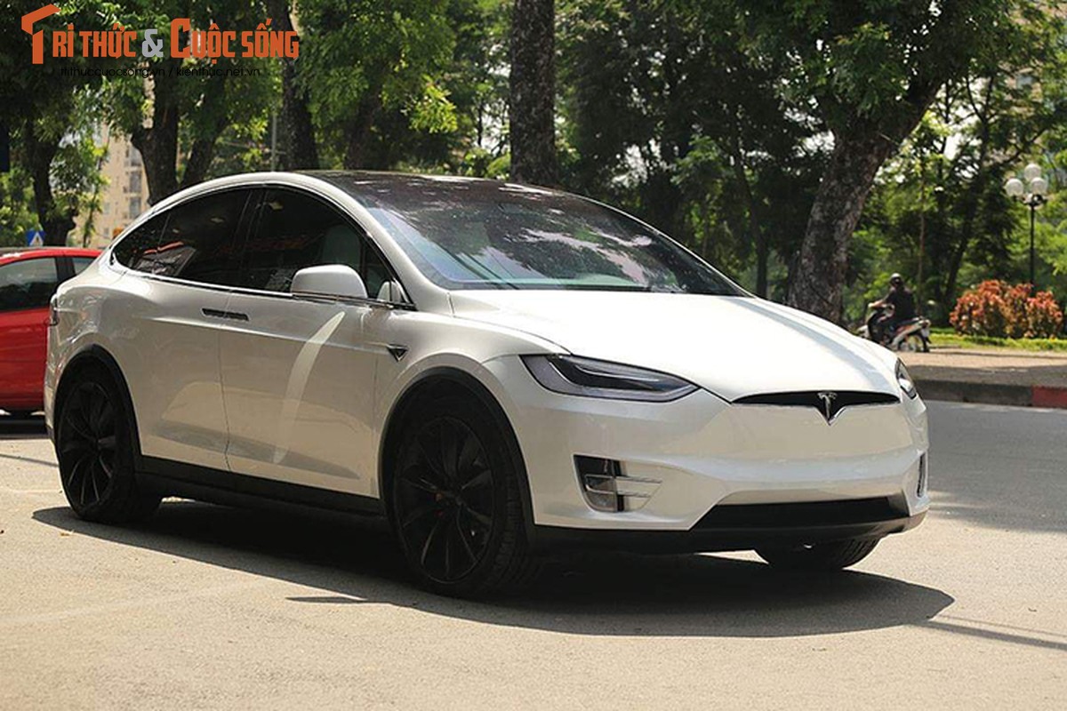 Xe oto dien Tesla Model X P100D hon 8 ty tai Ha thanh